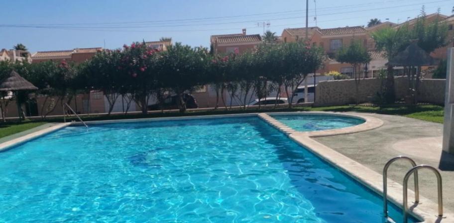 Apartament Casa Del Gato Rojo , Communal Swimming Pool , Terrace With Barbecue Торевьиа Экстерьер фото