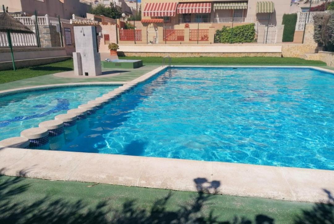 Apartament Casa Del Gato Rojo , Communal Swimming Pool , Terrace With Barbecue Торевьиа Экстерьер фото